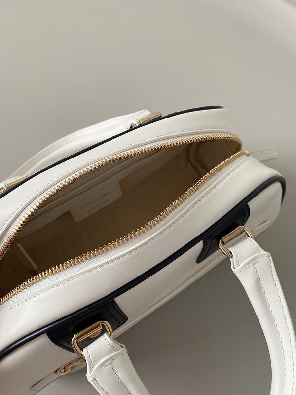 Front view of signature everyday-luxe women's handbag – women's designer-style accessory