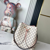 sleek carryall bag styled with outfit 18