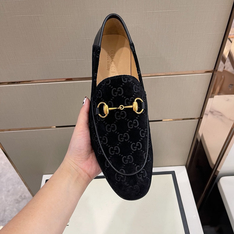 Gucci two-tone luxury sneakers view 7 breathable knit upper