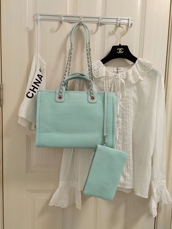  spacious purse view 3