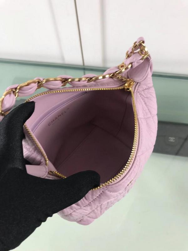 Zivas Charm Polished Finish Fashion Handbag (Structured Everyday Essential) – Close-Up Detail