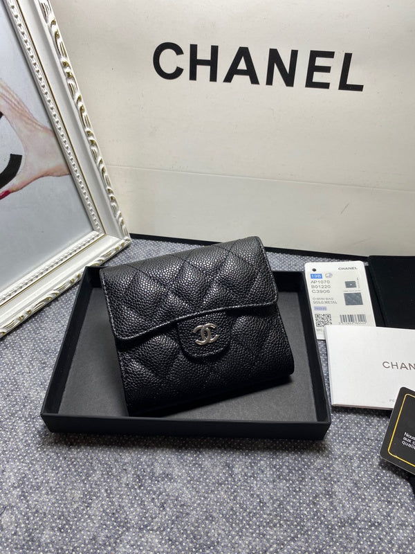  women's handbag, compact design, view 1