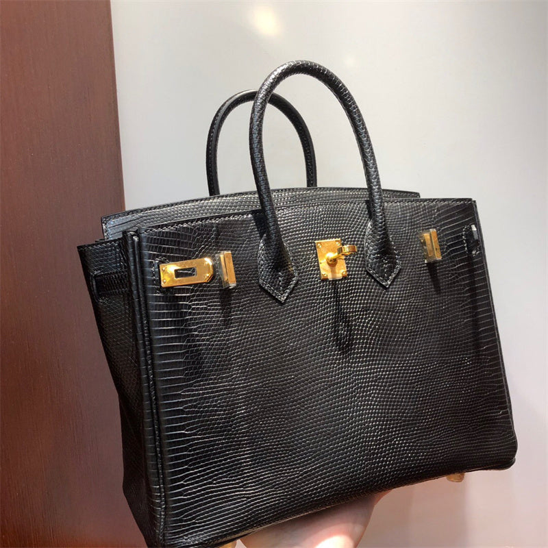  Everyday carryall bag front view 13