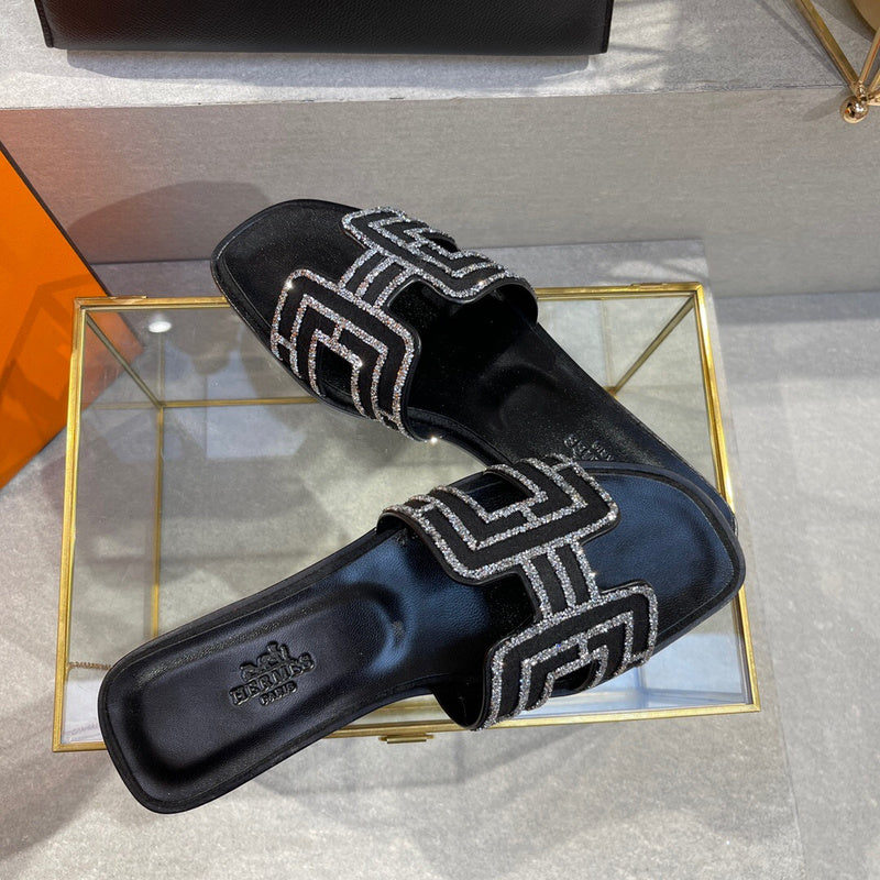 Hermès Nude High-Top Sneakers - Heel Detail View