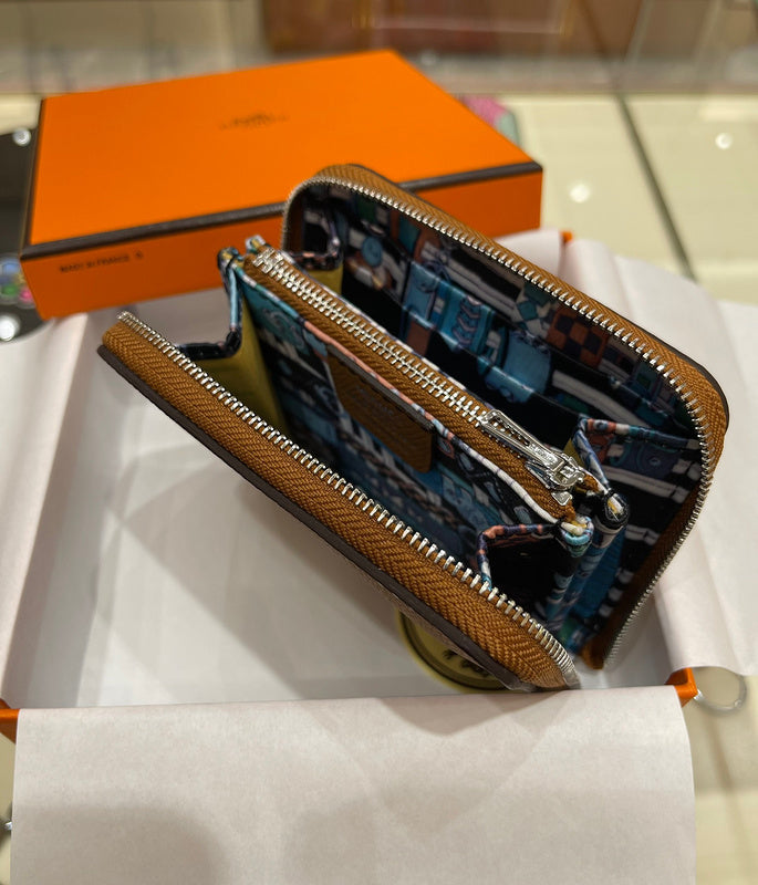 Close-up detail of fluid bag design
