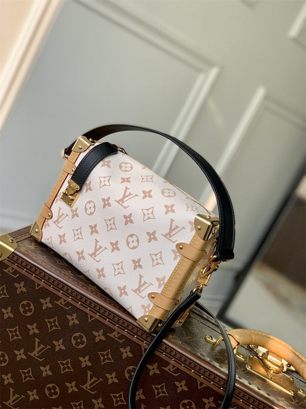  handbag interior and compartment view