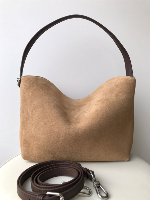 Ziva's Charm handbag – close-up view (36cm*26cm*14cm)
