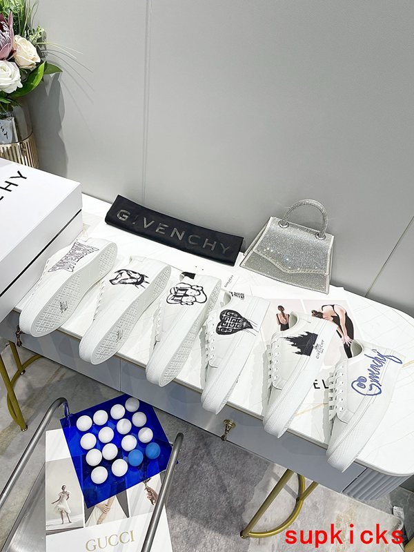 Givenchy shoes Style 104 - logo and branding close-up