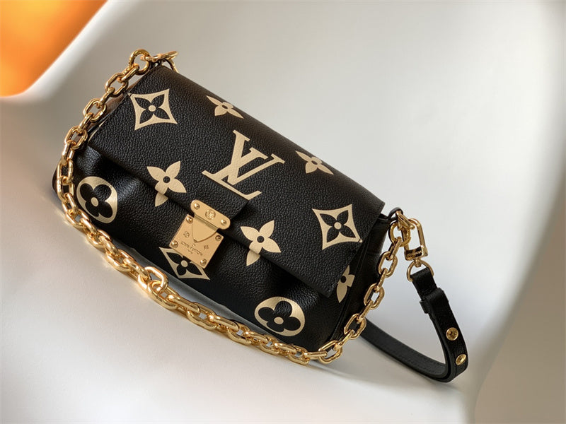  structured bag interior and compartment view 15