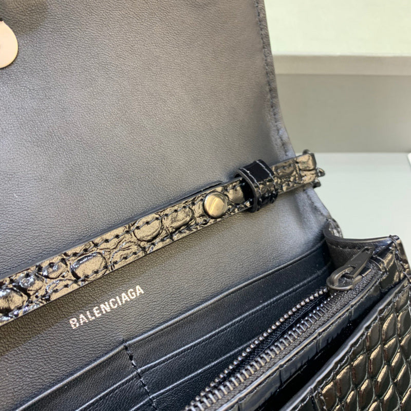 Sleek Faux Leather Handbag - Smooth Faux-Leather Exterior | Women's Everyday Carry Handbag #453 - texture close-up (image 9) of designer-inspired handbag