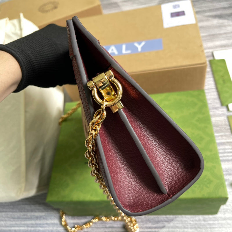 Top view of signature everyday-luxe women's handbag – women's everyday handbag
