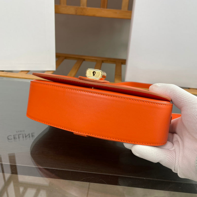Side profile of modern refined women's handbag – women's luxury accessory