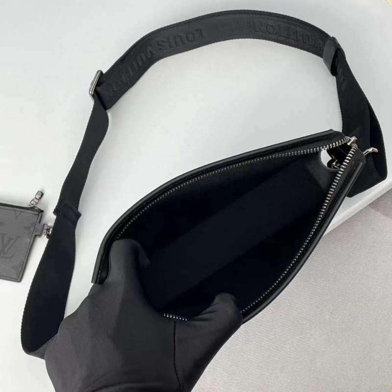 Handle and strap detail of chic everyday-luxe women's handbag – women's luxury accessory