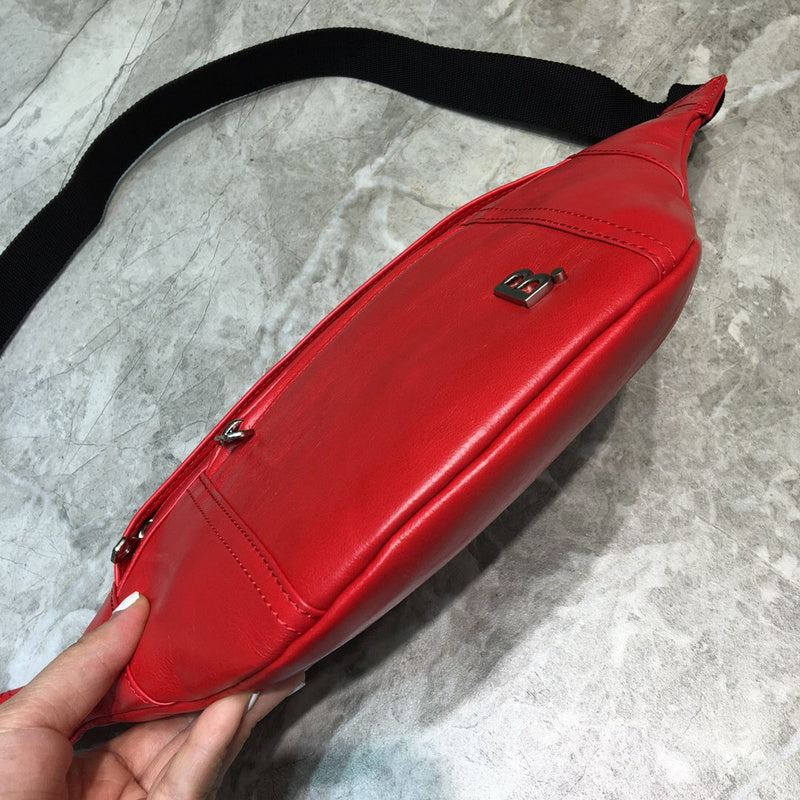 Effortless Vegan Leather Handbag - Signature Hardware Accents | Women's Designer-Inspired Purse #219 - hardware and detail close-up (image 5) of designer-inspired handbag