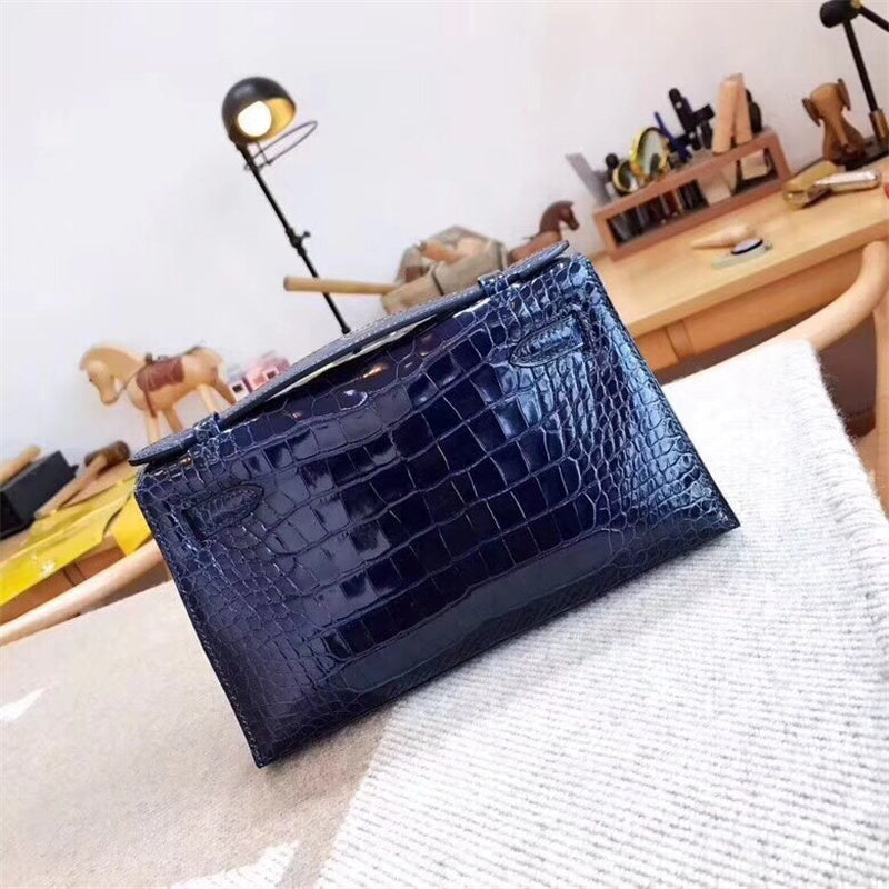  shoulder bag interior and compartment view 33