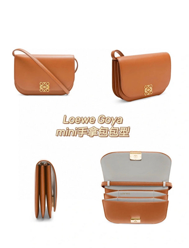 Ziva's Charm handbag – carry view (19cm*6cm*13.5cm)