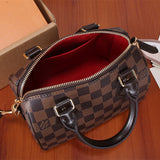  sophisticated shopper bag detail view showing craftsmanship