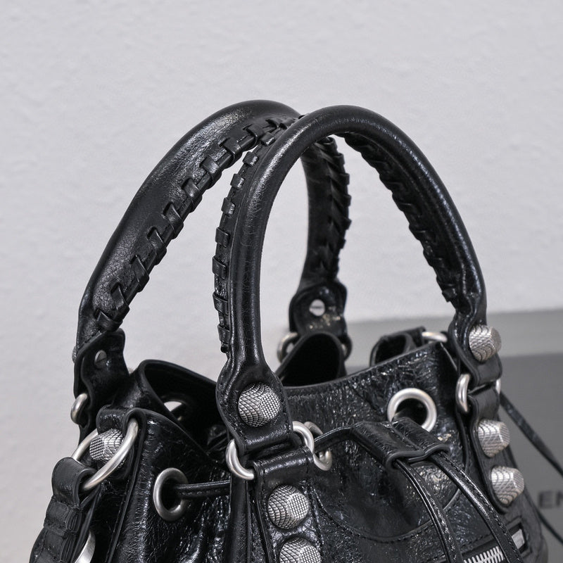 Zivas Charm Versatile Design Statement Handbag (Timeless Wardrobe Addition) – Side Profile 8