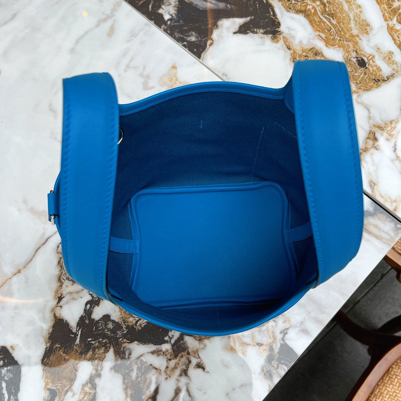 Graceful handbag styled for everyday wear