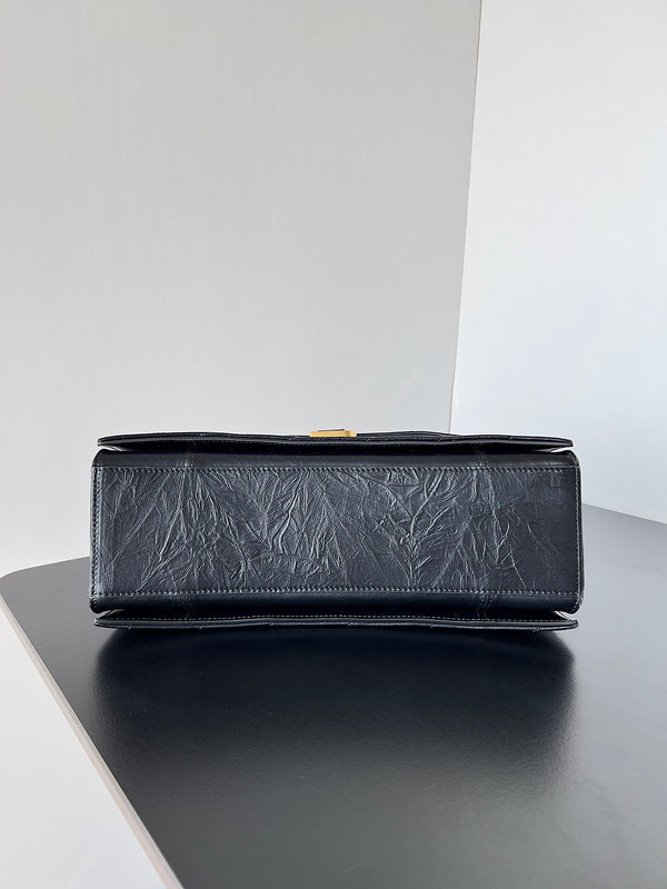 Zivas Charm Timeless Appeal Fashion Handbag (Elevated Accessory Essential) – Detail View