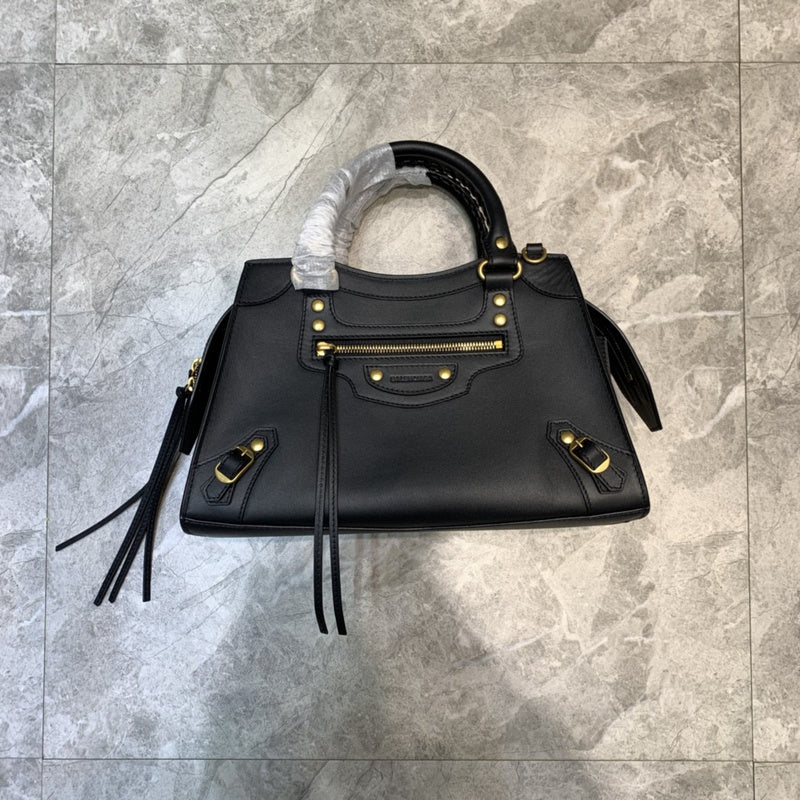 Timeless Premium PU Leather Handbag - Signature Hardware Accents | Women's Designer-Inspired Purse #677 - close-up detail shot (image 3) of designer-inspired handbag