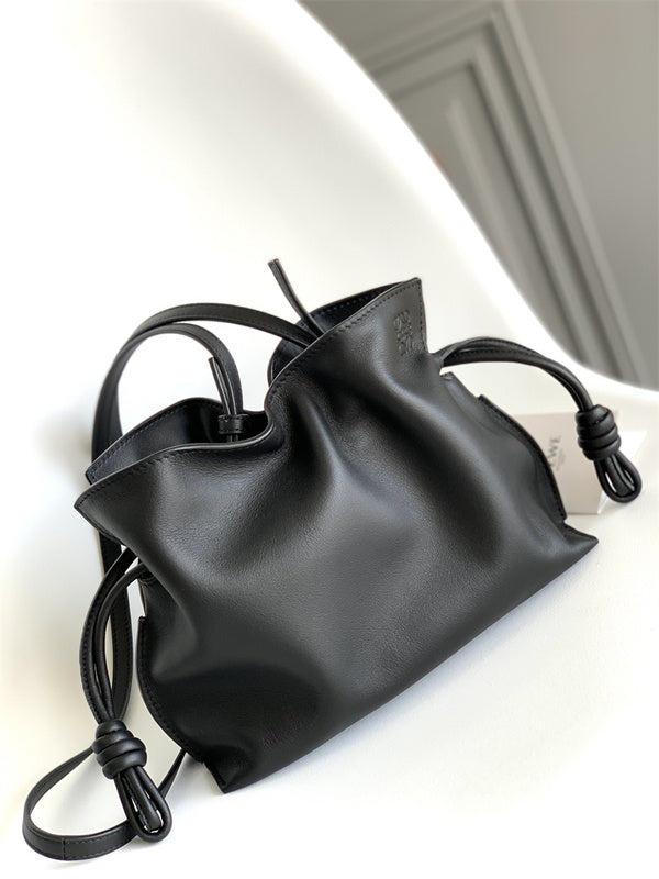 Ziva's Charm handbag – side angle view (23cm*18cm*9cm)