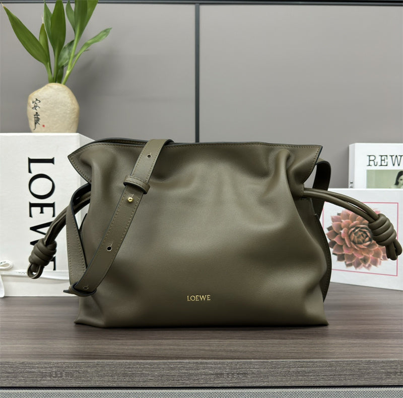 Ziva's Charm handbag – full view (30cm*24.52cm*10.5cm)