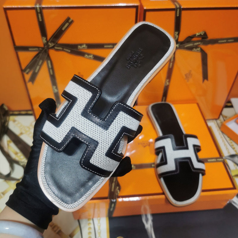 Hermès Camel Ankle Strap Sandals - Side Profile View