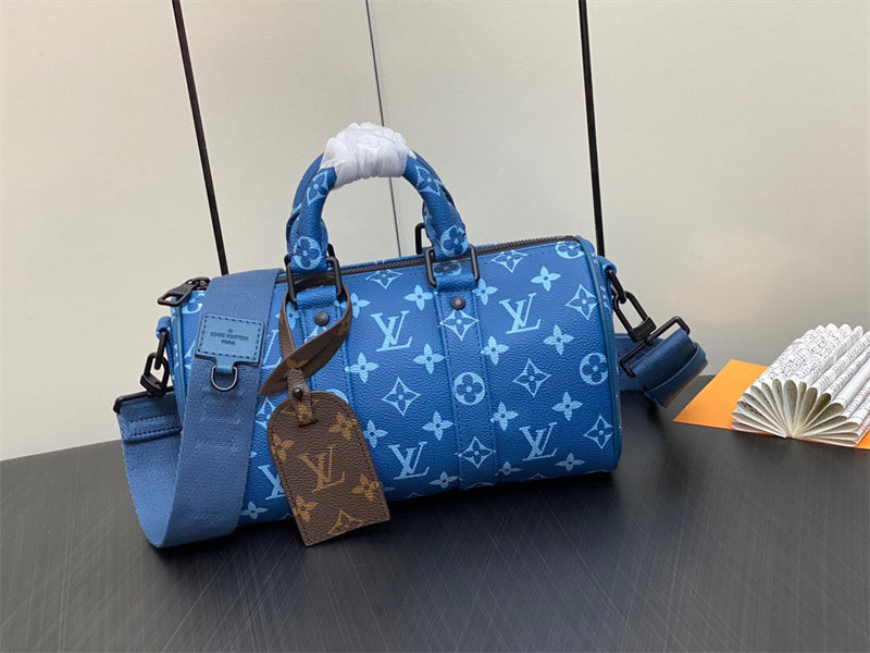  tote bag interior and compartment view