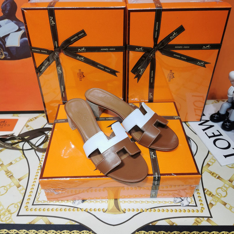 Hermès Camel Crisscross Strap Sandals - Heel Detail View