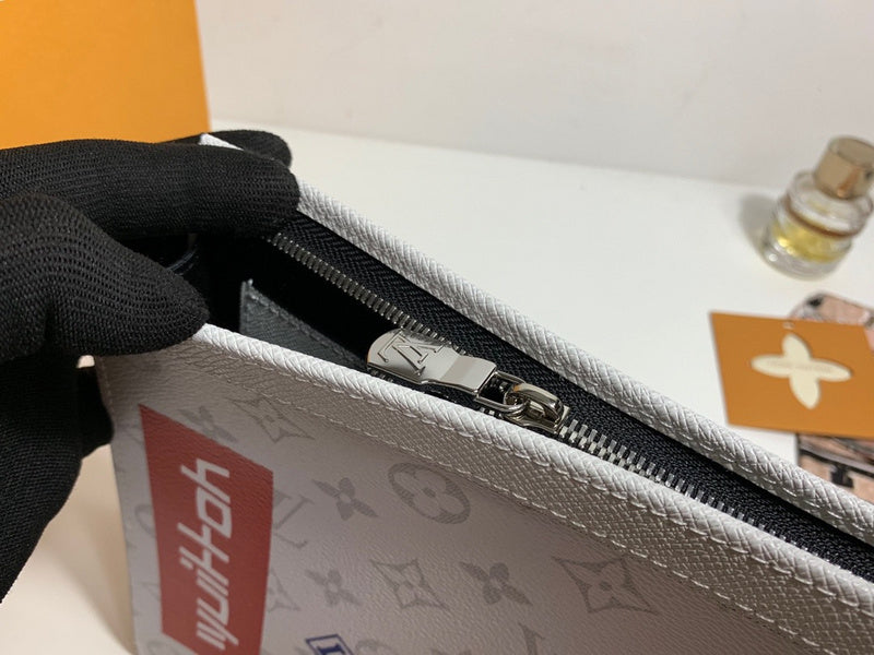Handle and strap detail of chic classic women's handbag – women's statement bag