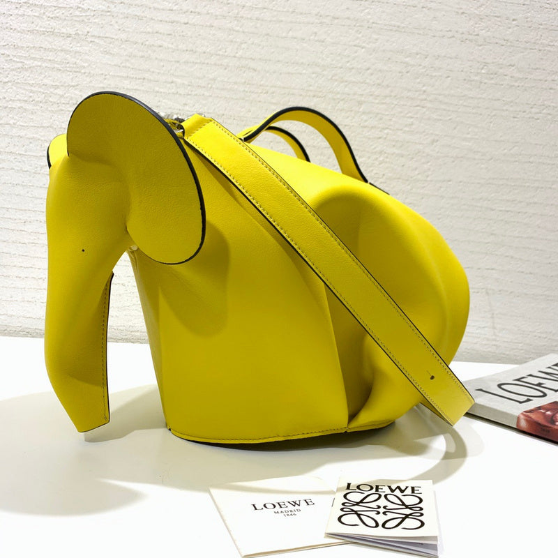 Ziva's Charm handbag – product shot (36cm*22cm*18cm)