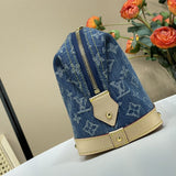  crossbody bag interior and compartment view