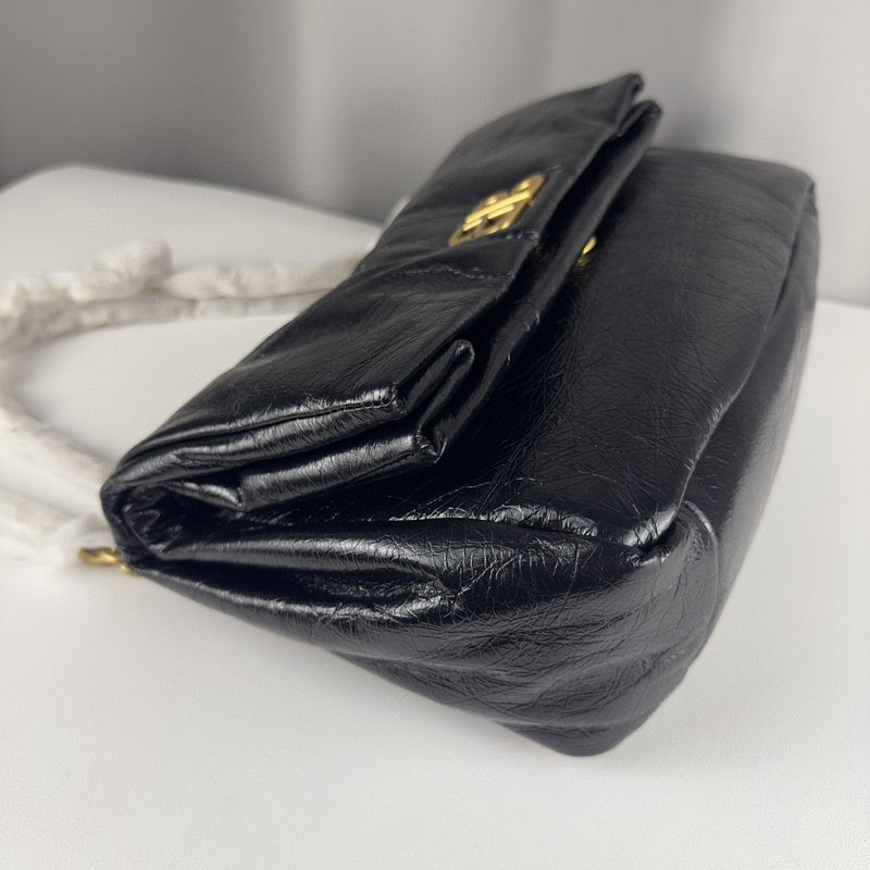 Zivas Charm Versatile Design Statement Handbag (Structured Everyday Essential) – Close-Up Detail