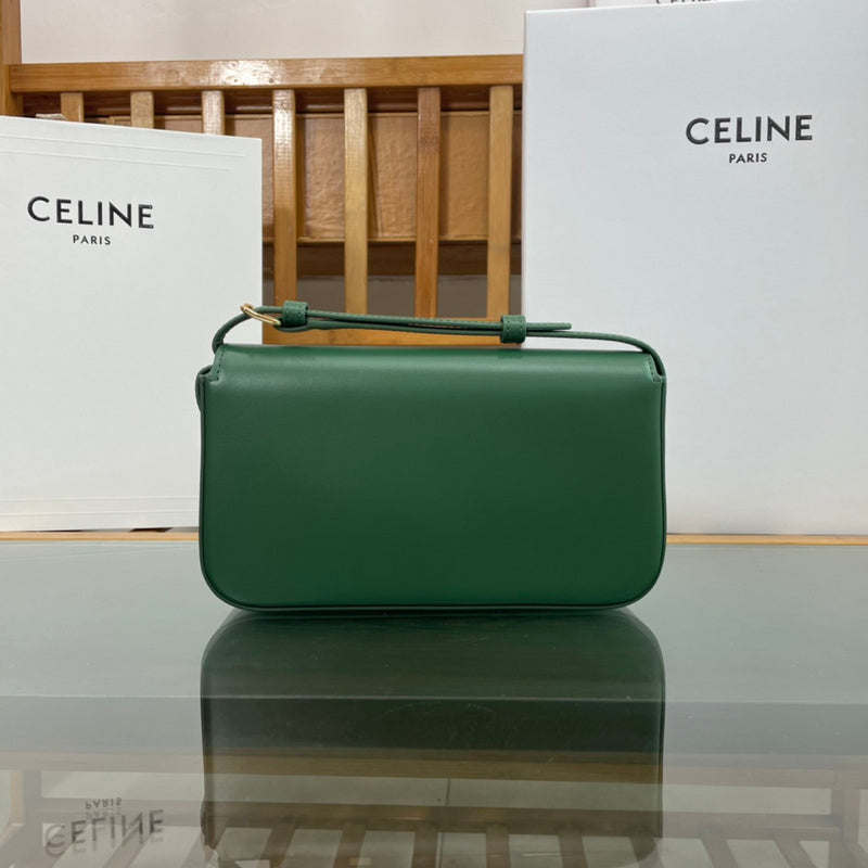 Handle and strap detail of sleek classic women's handbag – women's everyday handbag