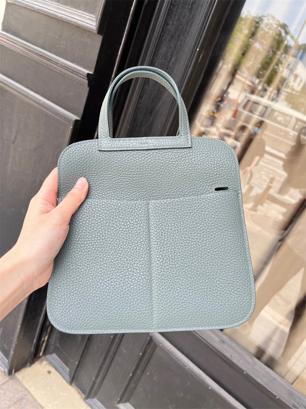  Everyday shoulder bag front view 7
