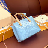  carryall bag close-up of hardware and finish 17