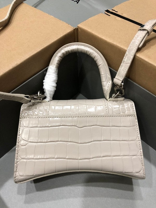 Zivas Charm Timeless Appeal Statement Handbag (Modern Wardrobe Staple) – Lifestyle Shot