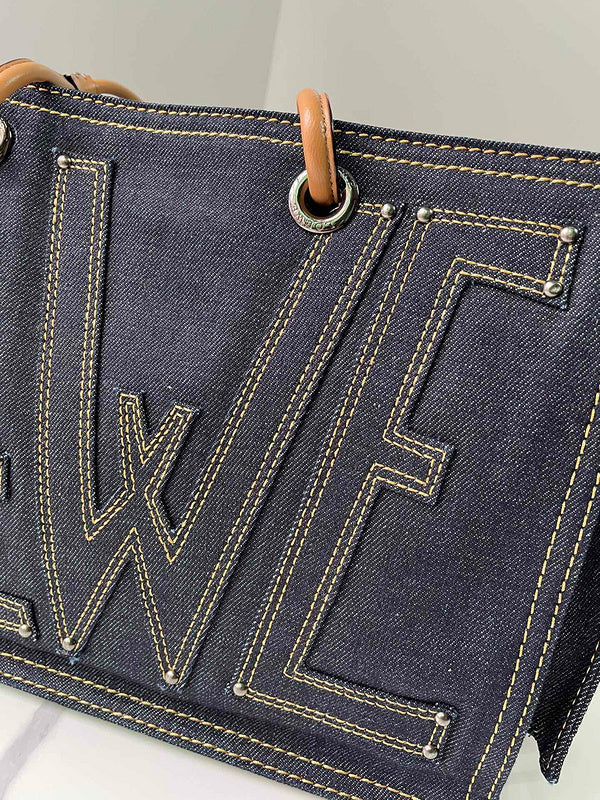 Ziva's Charm handbag – angled view (36cm*25cm*13cm)