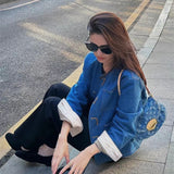  Versatile shoulder bag carried on shoulder 10