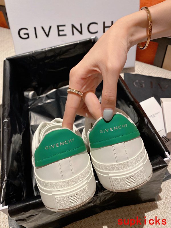 Givenchy shoes Style 016 - close-up of premium leather craftsmanship