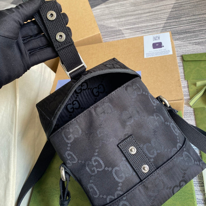 Interior view of everyday-luxe classic women's handbag – women's luxury handbag