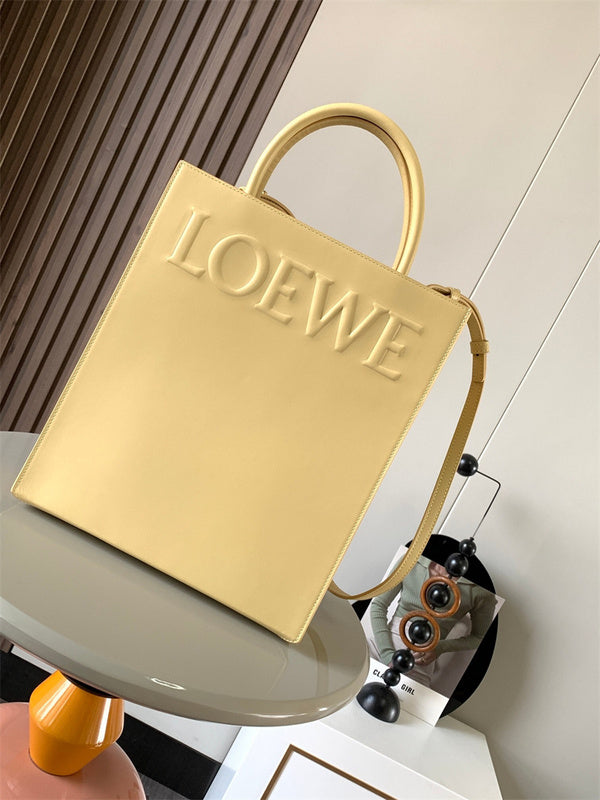 Ziva's Charm handbag – product shot (36cm*28cm*7cm)