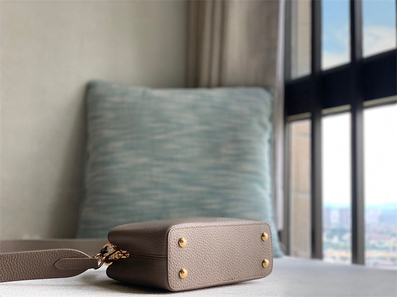  statement shopper bag styled with outfit 24