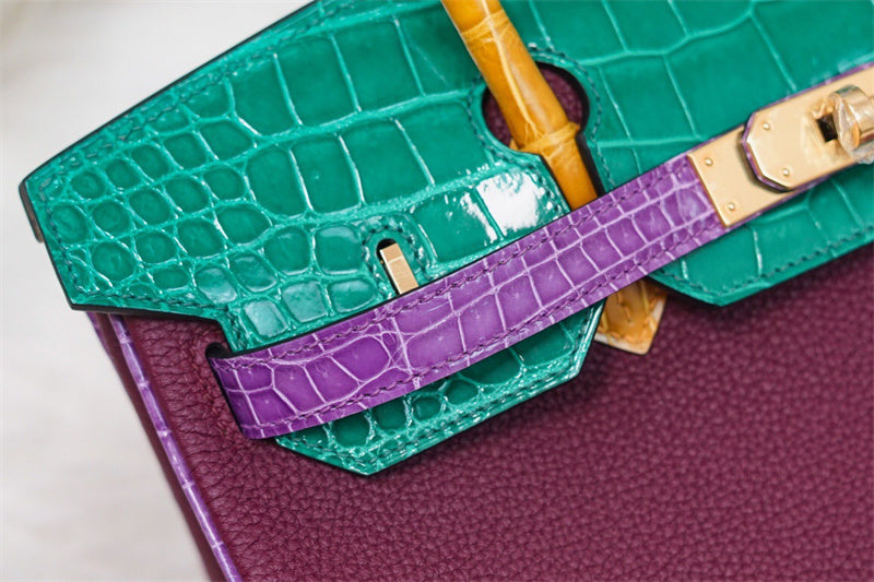  crossbody bag close-up of hardware and finish 17
