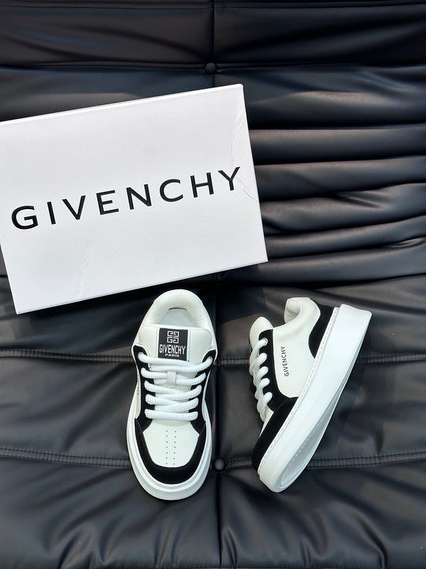 Givenchy shoes Style 181 - close-up of bold signature style