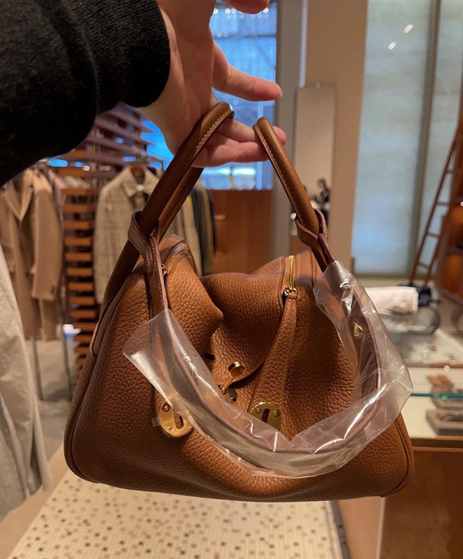 Effortless handbag styled for everyday wear