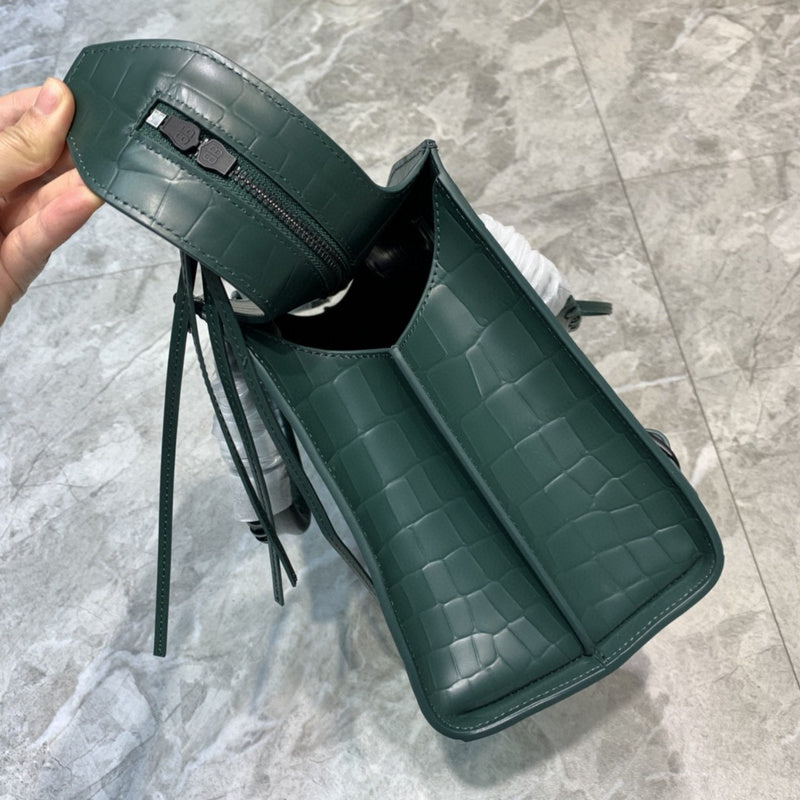 Contemporary Vegan Leather Handbag - Chic Everyday Appeal | Women's Everyday Carry Handbag #626 - interior view (image 6) of designer-inspired handbag