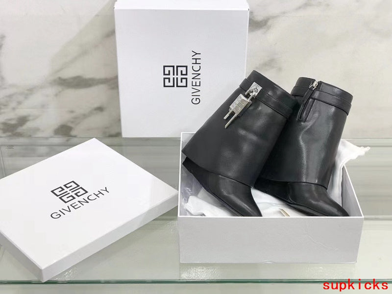 Givenchy shoes Style 119 - packaging and accessories