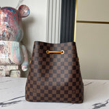  sleek carryall bag styled with outfit
